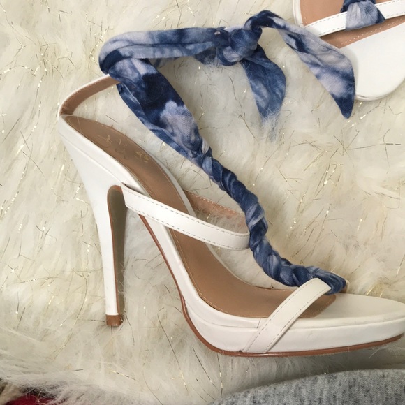 Colin Stuart White Heels with Blue Straps - Picture 3 of 5